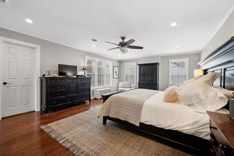 Bedroom - 70 Warwick Rd, Winnetka, IL 60093 photo 1 of 4