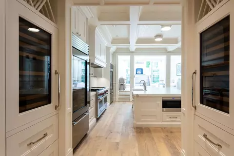 Kitchen - 105 E Bellevue Pl, Chicago, IL 60611 photo 3 of 3