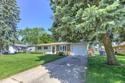 1518 77th St, Darien, IL 60561