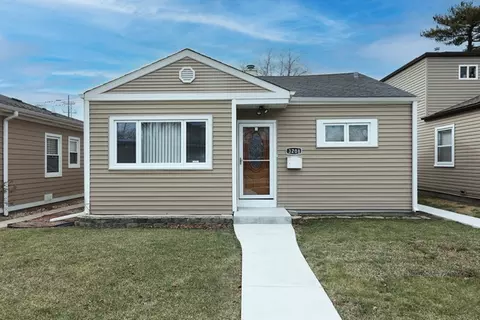 3208 Ernst St, Franklin Park, IL 60131