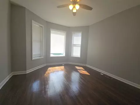 358 E 70th Pl, Chicago, IL 60637 photo 2