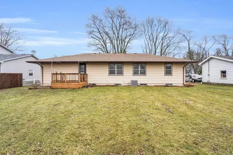 414 S Maple St, Gilman, IL 60938 photo 28