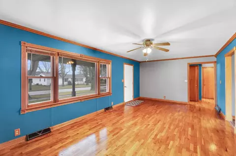 414 S Maple St, Gilman, IL 60938 photo 7