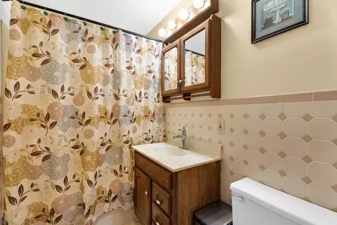 414 S Maple St, Gilman, IL 60938 photo 22