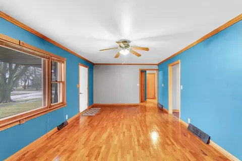 414 S Maple St, Gilman, IL 60938 photo 8