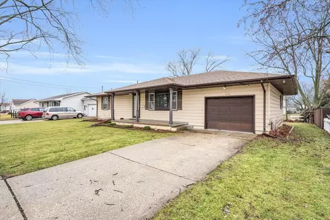 414 S Maple St, Gilman, IL 60938 photo 3