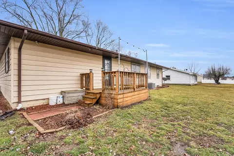 414 S Maple St, Gilman, IL 60938 photo 32