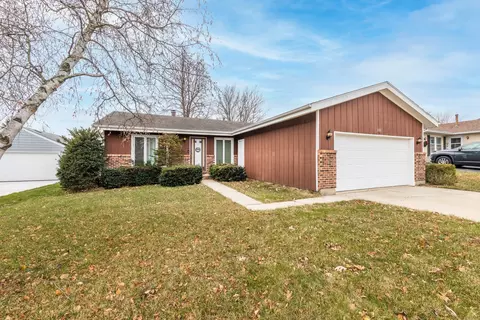 321 Hillcrest Ave, Hampshire, IL 60140