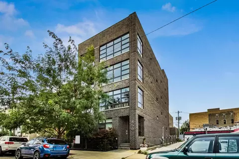 456 N Carpenter St #4, Chicago, IL 60642