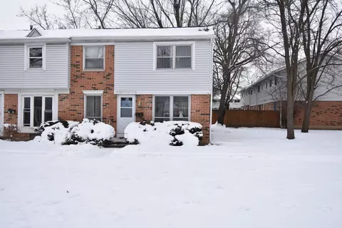 1097 Bristol Ct, Streamwood, IL 60107