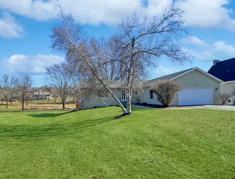 2262 Breckenboro Dr, Davis, IL 61019