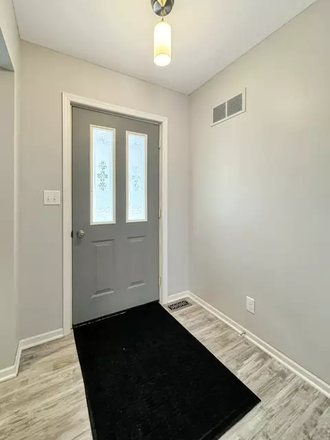 Entry Way - 2262 Breckenboro Dr, Davis, IL 61019 photo 2 of 2