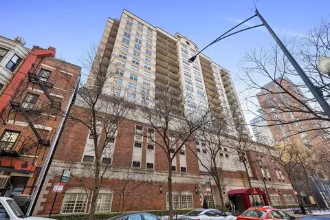 21 W Chestnut St #1606, Chicago, IL 60610