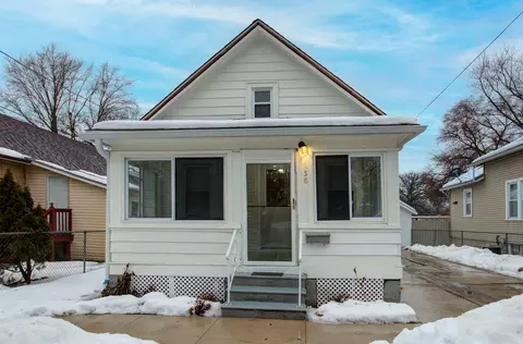 1238 Dearborn Ave, Aurora, IL 60505