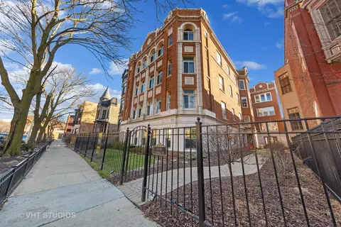 823 W Oakdale Ave #1, Chicago, IL 60657