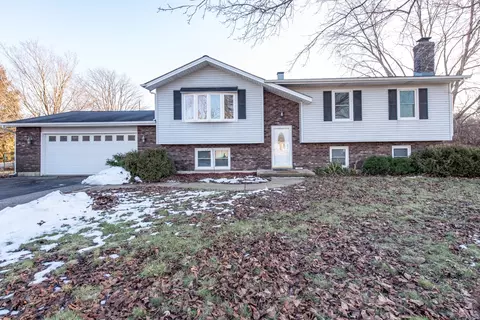 13025 W 27th Pl W, Zion, IL 60099