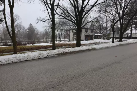 403 W Oneida Ave, Bartlett, IL 60103 photo 4