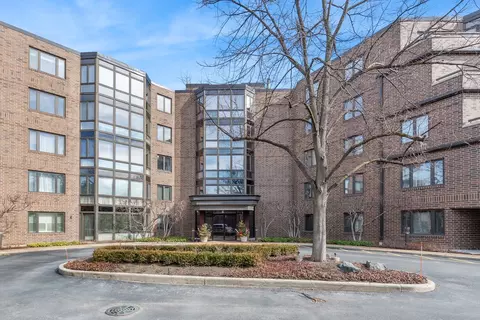 601 Mulberry Pl #1B, Highland Park, IL 60035