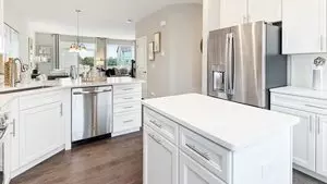 592 Wolverine Dr, Aurora, IL 60502 photo 3
