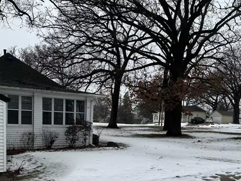405 E 2nd St, Spring Valley, IL 61362 photo 7