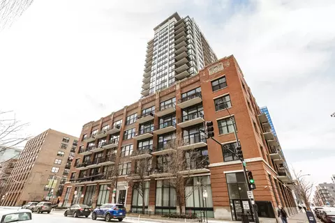 210 S Des Plaines St #1104, Chicago, IL 60661