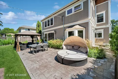 Exterior - 726 Forest Rd, Glenview, IL 60025 photo 6 of 7