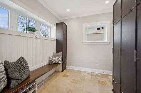 Entry Way - 726 Forest Rd, Glenview, IL 60025 photo 2 of 3
