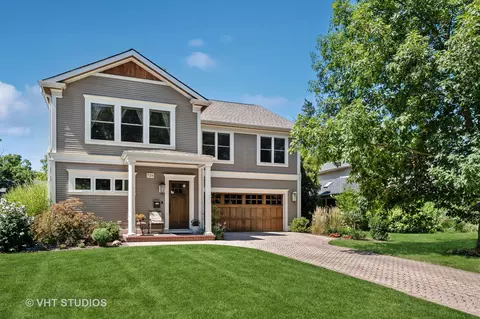 Exterior - 726 Forest Rd, Glenview, IL 60025 photo 3 of 7