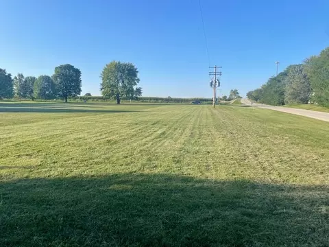 837 E 1700 North Rd, Monticello, IL 61856