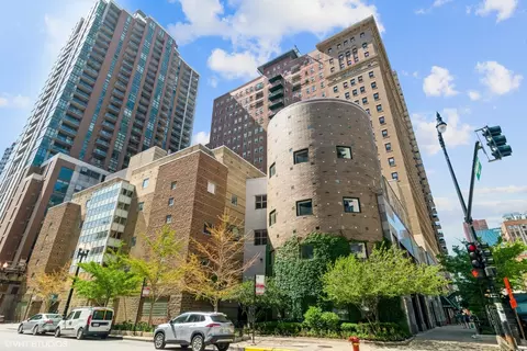 40 E 9th St #910, Chicago, IL 60605