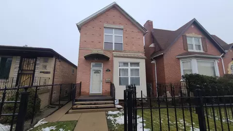 5638 W Augusta Blvd, Chicago, IL 60651