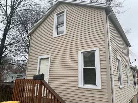 157 Bridge St, Joliet, IL 60435