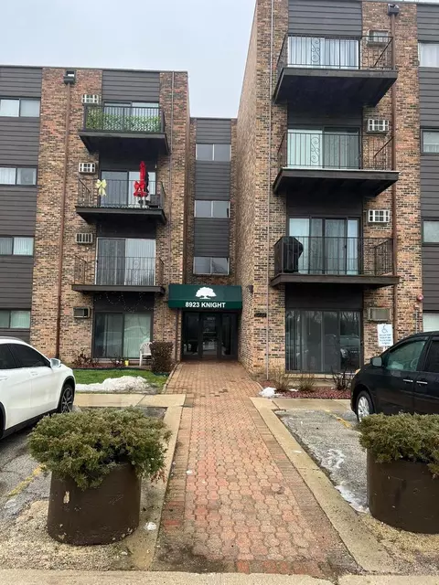 8923 Knight Ave #309, Des Plaines, IL 60016
