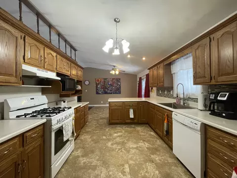 25601 Front St, Sterling, IL 61081 photo 13
