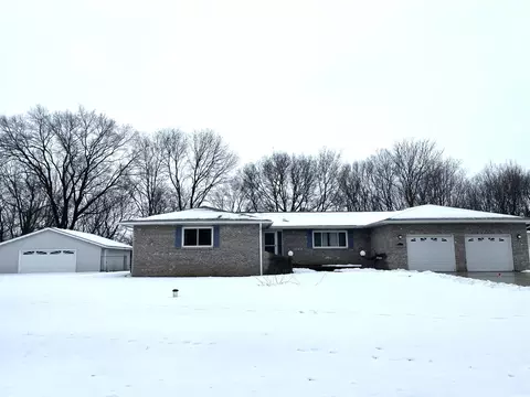 25601 Front St, Sterling, IL 61081 photo 2