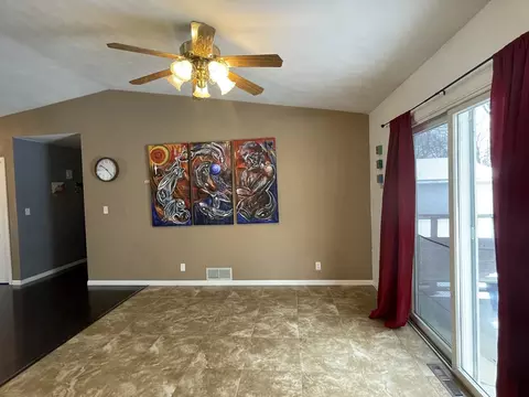 25601 Front St, Sterling, IL 61081 photo 18