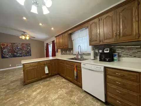 25601 Front St, Sterling, IL 61081 photo 17