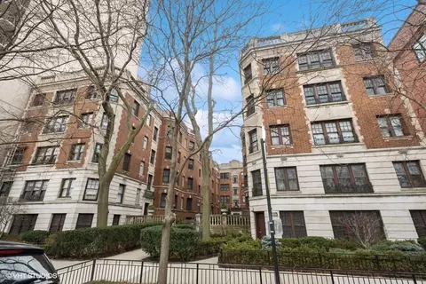 2330 N Lincoln Park West Ave #3A, Chicago, IL 60614