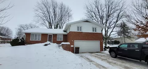 302 S Campbell Ave, Polo, IL 61064