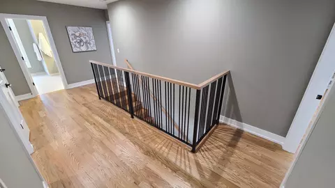 Entry Way - 529 S Elm St, Itasca, IL 60143 photo 7 of 10