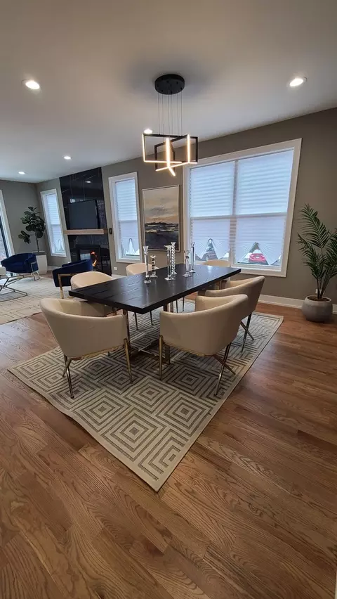 Dining - 529 S Elm St, Itasca, IL 60143 photo 1 of 4