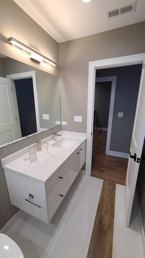 Bath - 529 S Elm St, Itasca, IL 60143 photo 10 of 16