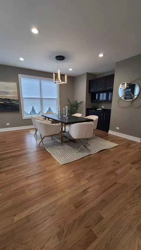 Dining - 529 S Elm St, Itasca, IL 60143 photo 3 of 4
