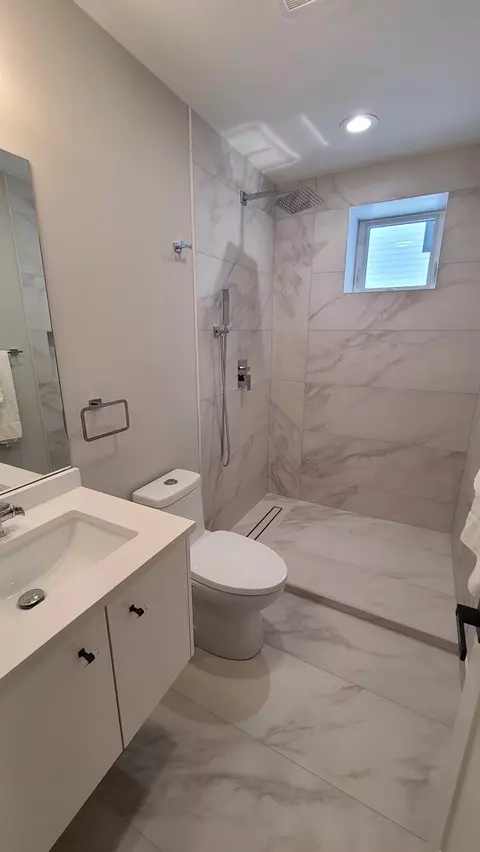 Bath - 529 S Elm St, Itasca, IL 60143 photo 15 of 16