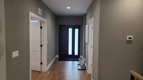 Entry Way - 529 S Elm St, Itasca, IL 60143 photo 1 of 10