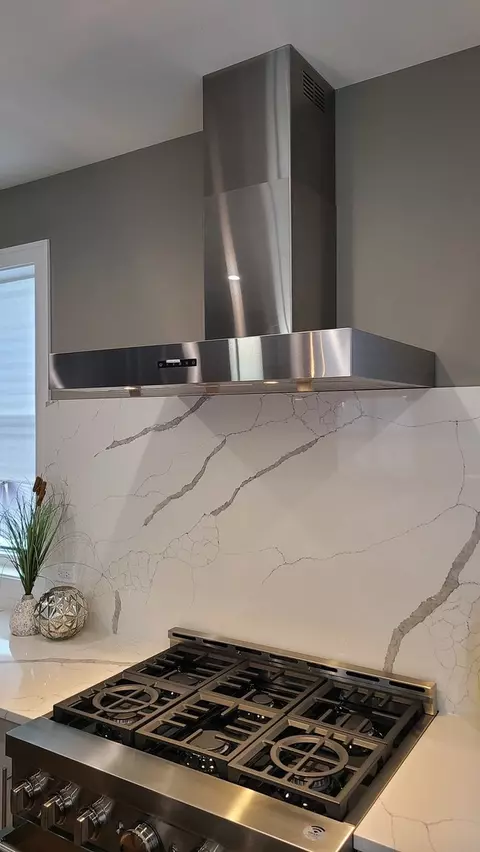 Kitchen - 529 S Elm St, Itasca, IL 60143 photo 11 of 14