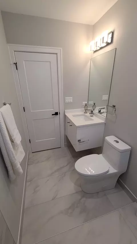 Bath - 529 S Elm St, Itasca, IL 60143 photo 14 of 16