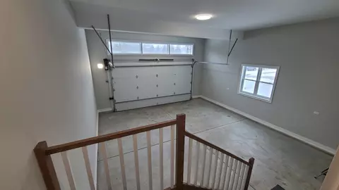 Entry Way - 529 S Elm St, Itasca, IL 60143 photo 4 of 10
