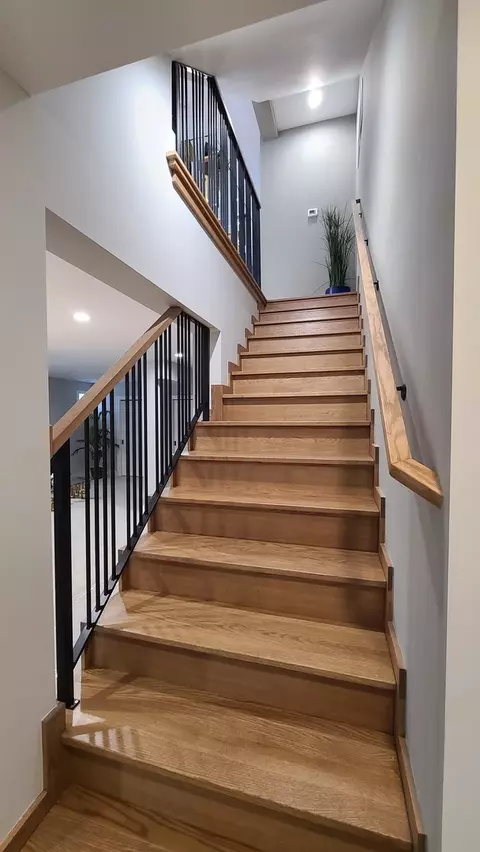 Entry Way - 529 S Elm St, Itasca, IL 60143 photo 5 of 10