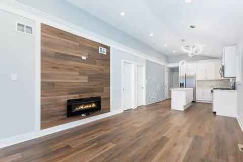 33 E 121st St, Chicago, IL 60628 photo 3